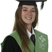 Profesora titulada en TSEAS, CAFYD y máster universitario